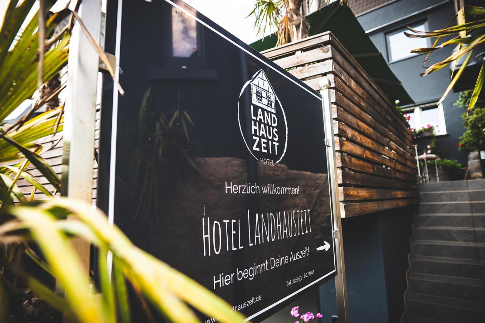 Boutique Hotel Landhauszeit Bad Muenstereifel Exterior photo